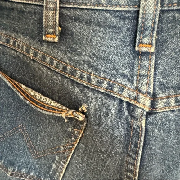 Vintage Wrangler High Rise Cut Off Shorts - Picture 6 of 10